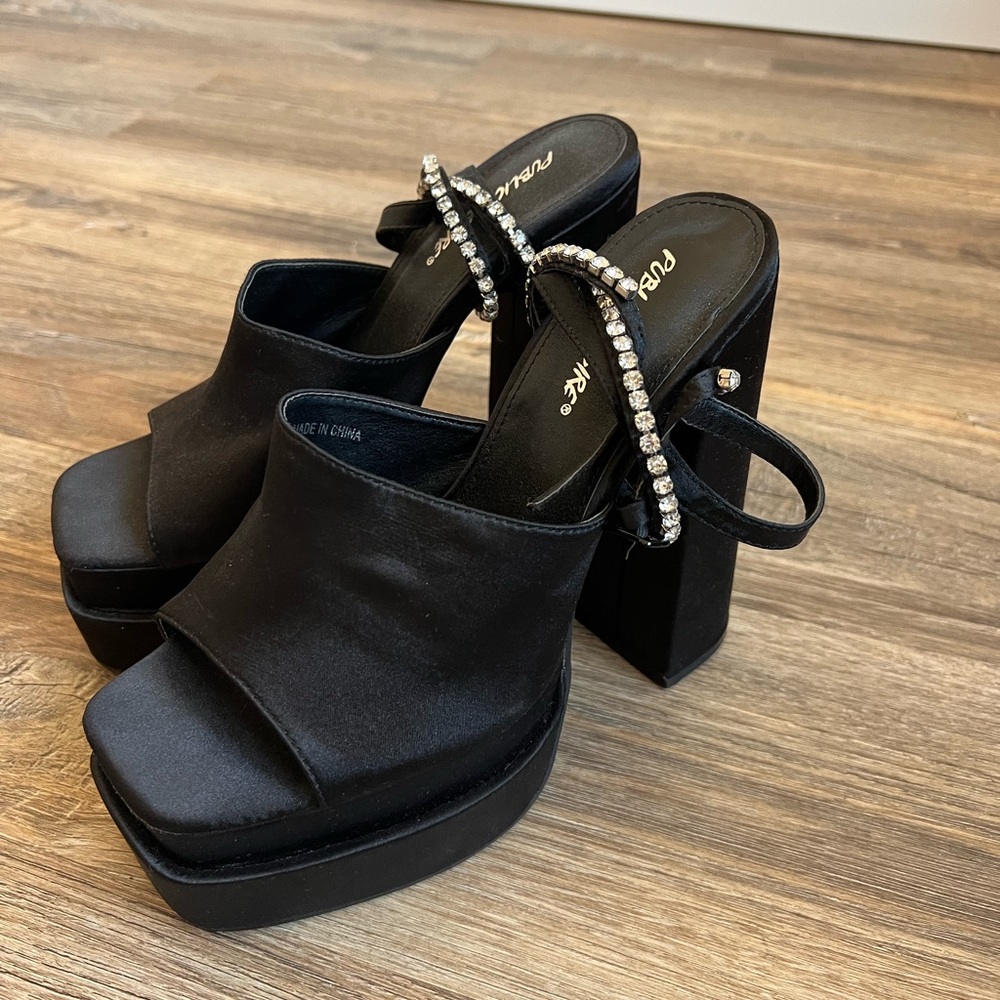 public desire heels size 9
